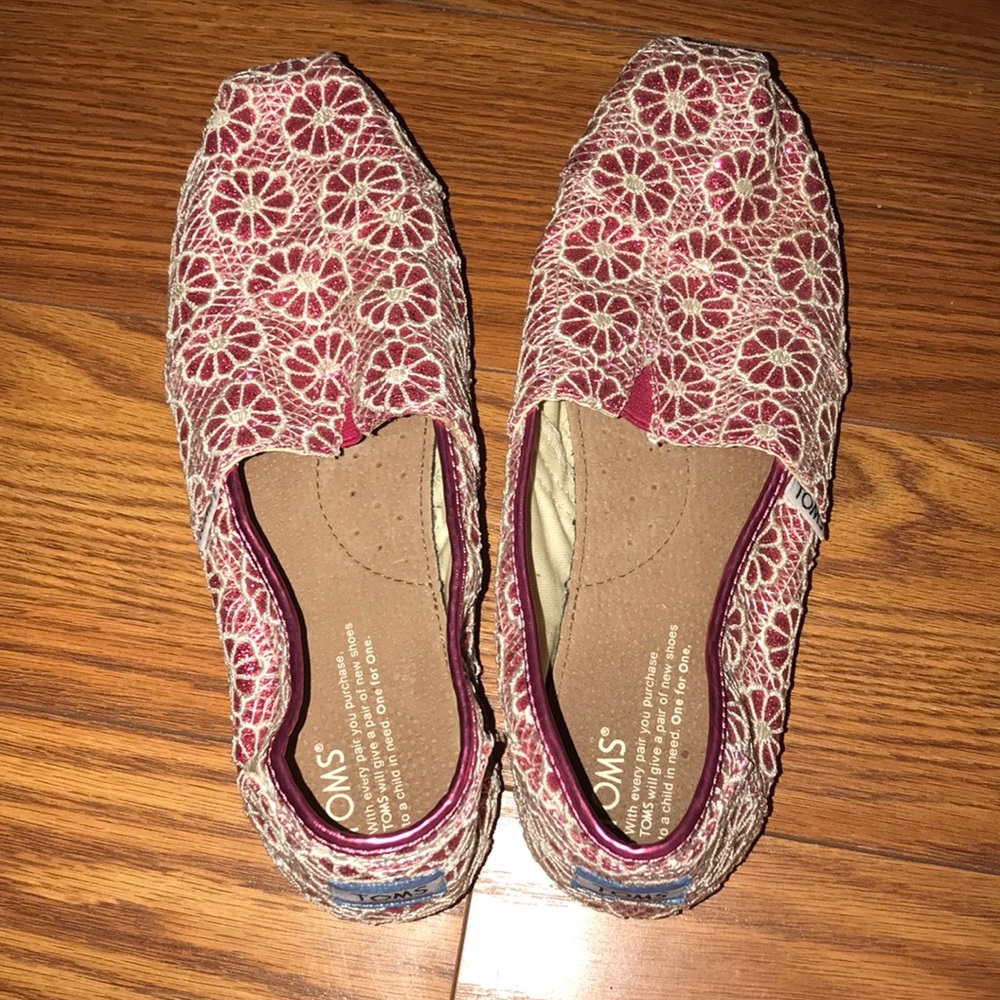 Sparkly pink Toms